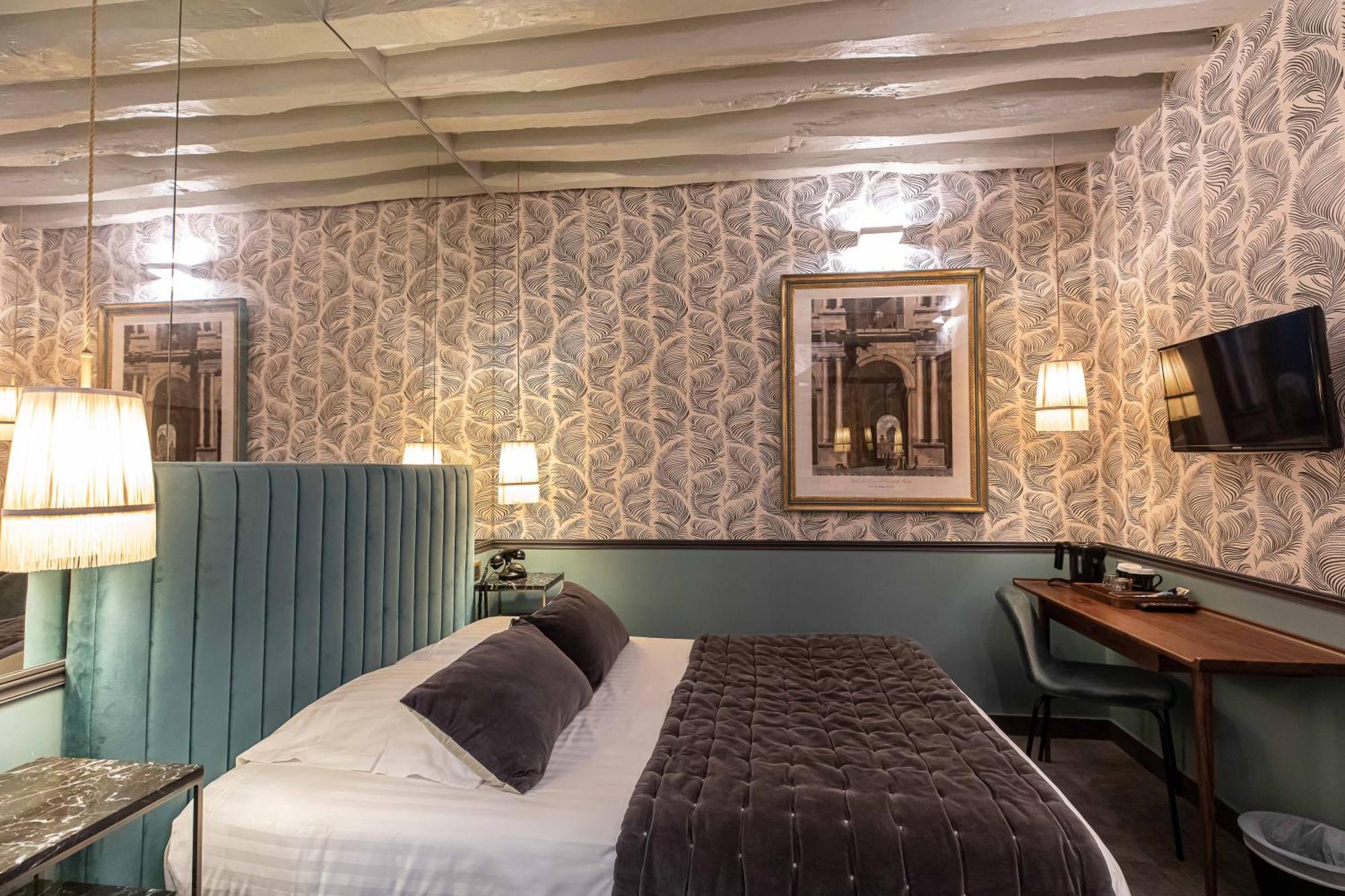 Dauphine Saint Germain Hotel 3*