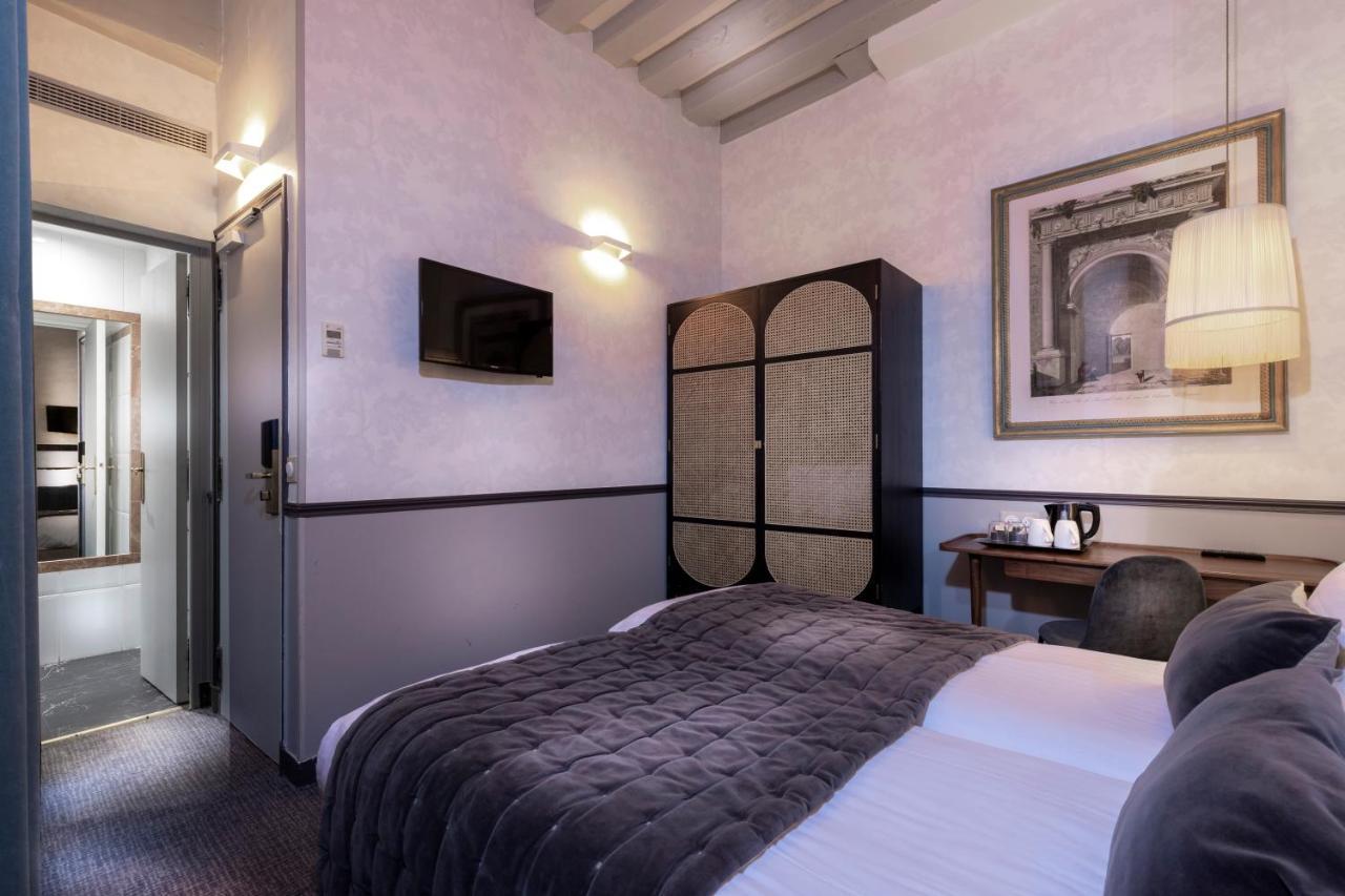 Dauphine Saint Germain