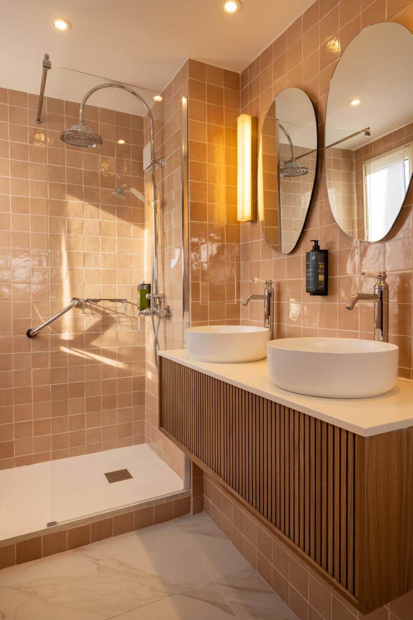 Dauphine Saint Germain Hotel