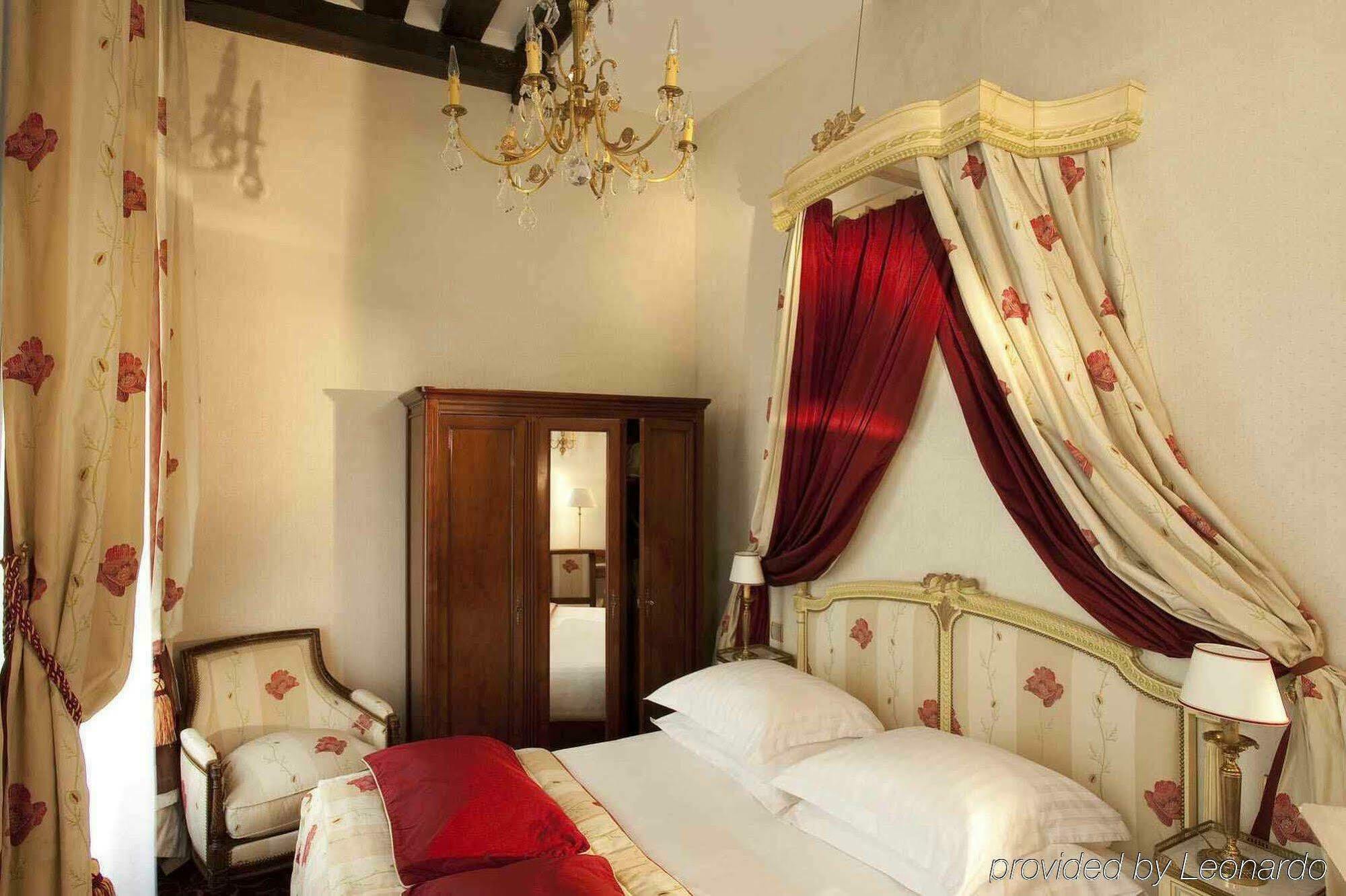 Dauphine Saint Germain Hotel Paris